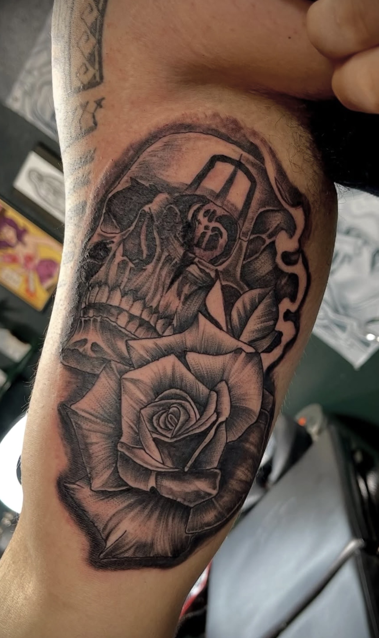 Black and grey skull and rose
